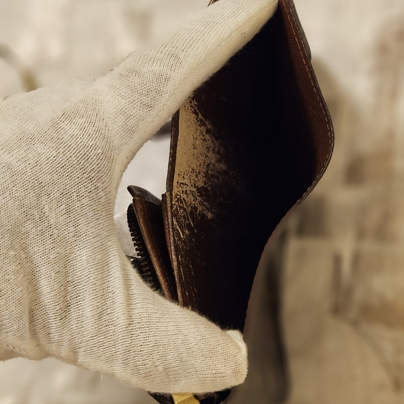 Louis Vuitton Monogram Porte Monnaie Tresor Wallet - Picture 12 of 13